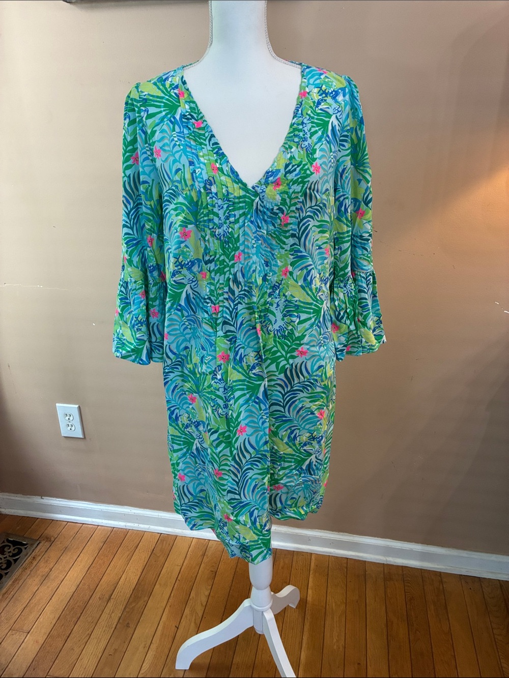 Lilly Pulitzer Tropical V-Neck Floral Shift Dress in Green, Blue & Pink